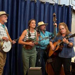 These guys and gals were great. I love bluegrass music!