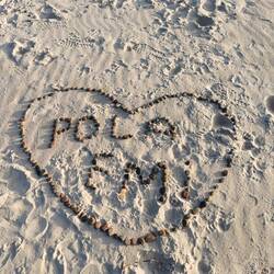 Grüße gehen raus an Pola und Emi ❤️ wer auch immer ihr seid, seid glücklich 🍀