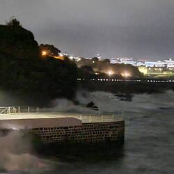 Het water gisteravond buiten bij het hotel