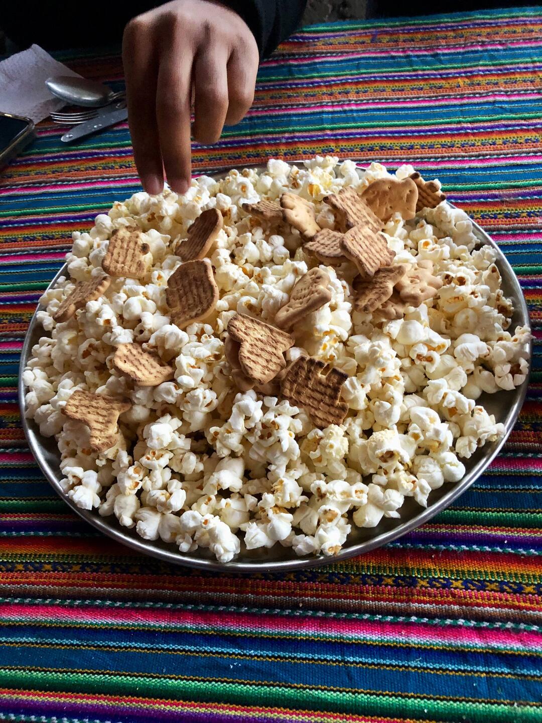 Zur Teatime gab es salziges Popcorn mit Butterkeksen - 10/10⭐️