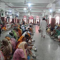 Ein kleiner Teil "Restaurant" der grössten Küche der Welt im goldenen Tempel