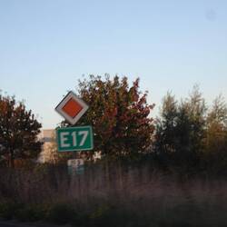 Leuk, weer over de E17, daar reed ik ook tijdens mijn Normandië reis!