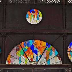 Die Fenster der Markthalle