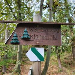 Beschilderung liebevoll gestaltet.