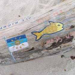 Kunst? Und wer hat am Strand Stifte dabei?