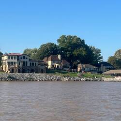 So many nice big lake homes!
