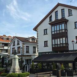 Town over the river had smart coffee shops and cafés and was quite busy for a Sunday morning
