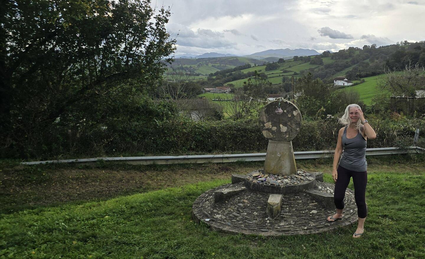 Erected Aug 1964, the Stèle marks the point where the 3 northern caminos meet to continue south