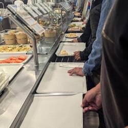 Anstehen wie in der Kantine