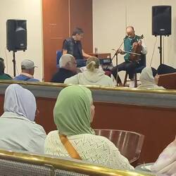 Und abends Life-Musik 🥴