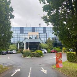 Jangle Hotel a short shuttle ride from CDG Airport