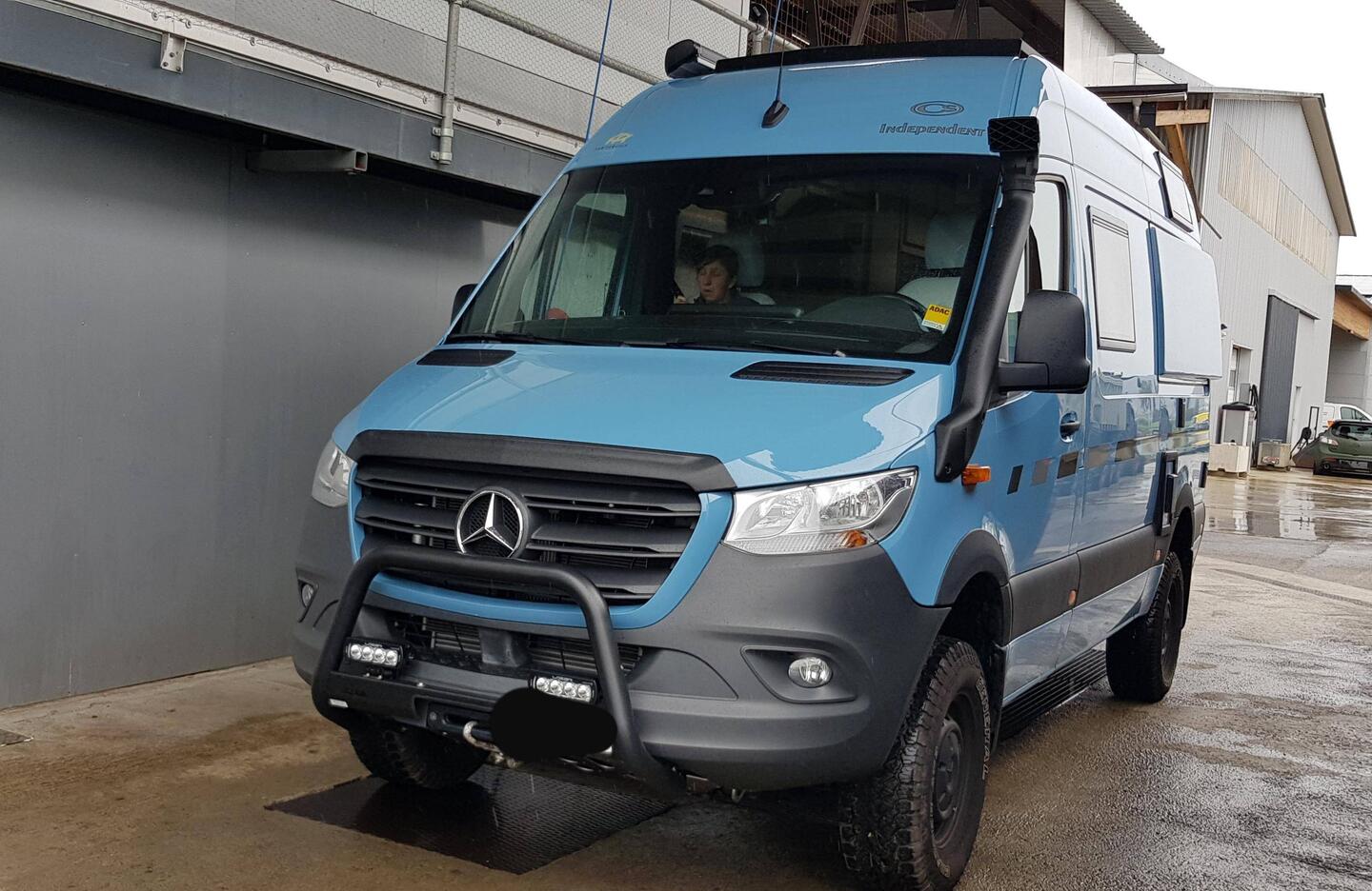 Nemo, the Blue Bus. Excellent 4x4, 419 Mercedes Sprinter with a powerful 3.0 L, V6, 190 HP engine.