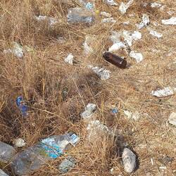 Leider liegt sehr viel Müll an diesem wunderschönen Ort.