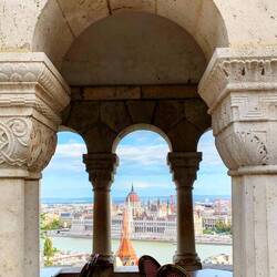 Blick vom Burgberg auf den Präsidentenpalast