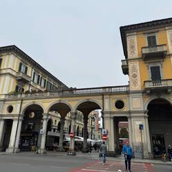 Piazza Garibaldi farmers market
