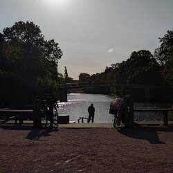Angler im Park
