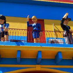 Maradona, Evita Perron, Carlos Gardel