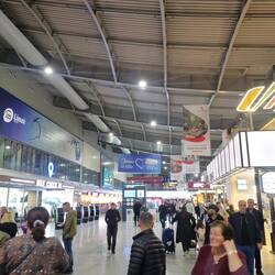 Der Ankunftsbereich des Pristina Airport.