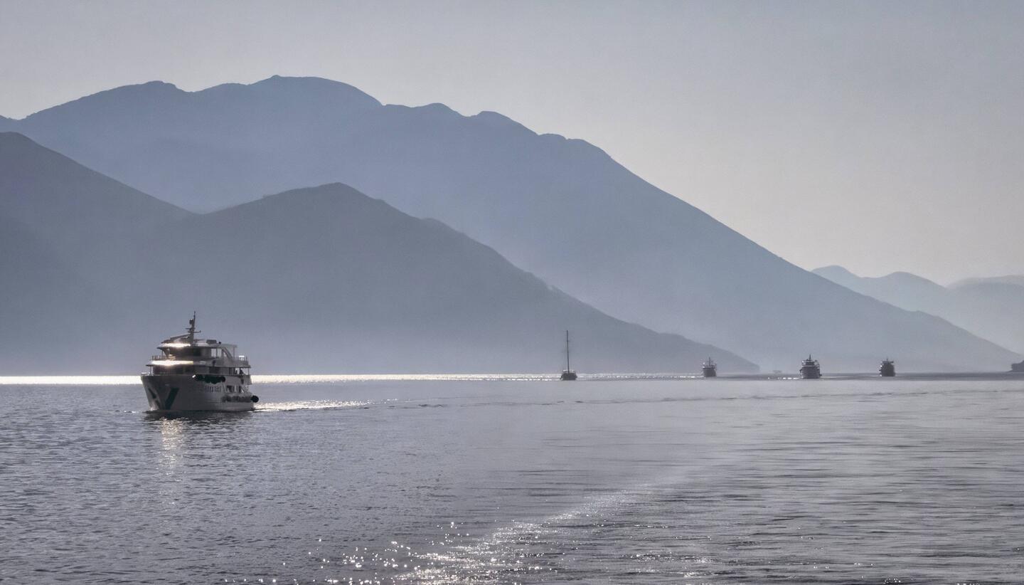 Cruise boats heading to Bisevo Island’s Blue Grotto