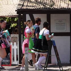 Aussies in deutscher Tracht? 🤔