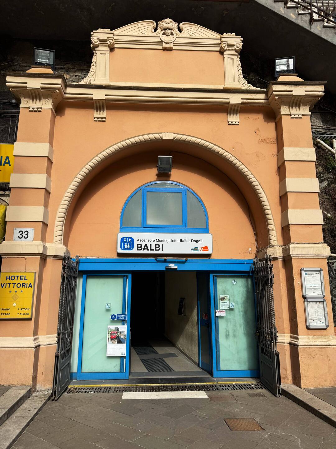 Entrance to ascensore at the bottom. Goes up about 200 feet, about 100-200 horizontal too