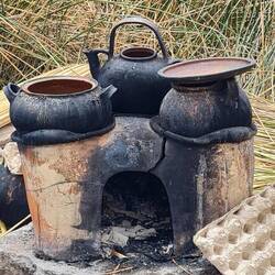 Sommerkochstelle - in der Regenzeit benutzen Sie Gas