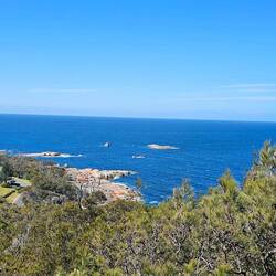 We found a little inland walk that brought us to the top of a lookout rock.