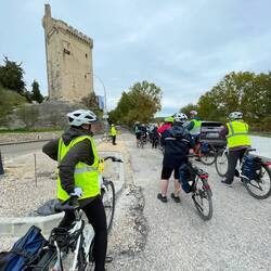 Heading into Villeneuve-lès-Avignon