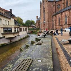 In den sich drehenden Liegestühlen kann man im Sommer bestimmt gut chillen.