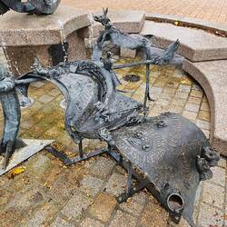 Gehört noch zum Narrenbrunnen dazu.