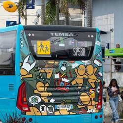 Schulbusse sind beklebt, endlich habe ich einen mal erwischt!