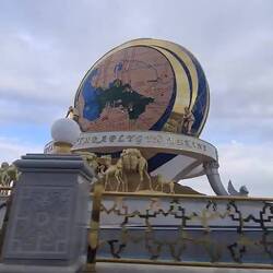 The Bicycle Monument, for World Cycling Day. All the streets were closed, so everyone stayed at home