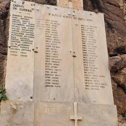 Schöne Gedenktafel.