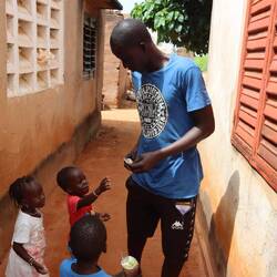 Ibu und seine Kinder