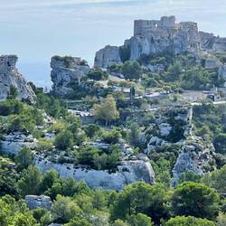 Looking up to Les-Baux-De-Provence
