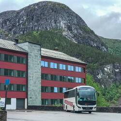 The bus in front of Stalheim hotel that our group of eight have to "squeeze into".