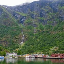 Arriving into Flam.
