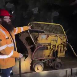 Der Bagger, der aus Kostengünstiger früher nicht zum Einsatz kam