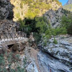 Zum Eingang der Samaria Schlucht