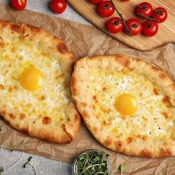 Khachapuri.. z. B. mit Käse, Ei oder Pilzen😏