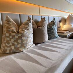 Man beachte das Muster auf dem Sofa 🤣, es wird täglich wieder neu kreiert.