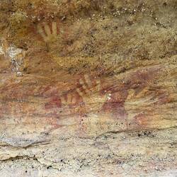 Hands on Rock, Aborigines-Art