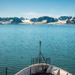 Arriving into Liefdefjord and Monacobreen glacier.