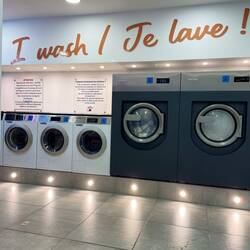 Lovely clean laundromat to catch up on all our washing after 7 days on the barge and cycling