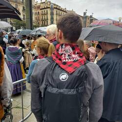 El cachirulo, ein Tuch, das fast jeder in irgendeiner Art und Weise trägt