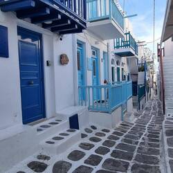 Ruelle typique de Mykonos, calme au mois d'Octobre.