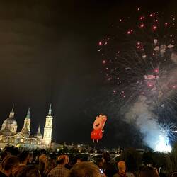 Natürlich darf ein gigantisches Feuerwerk nicht fehlen! Peppa Pig...
