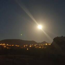 Dass der Mond fast blendet, hatte ich noch nie.