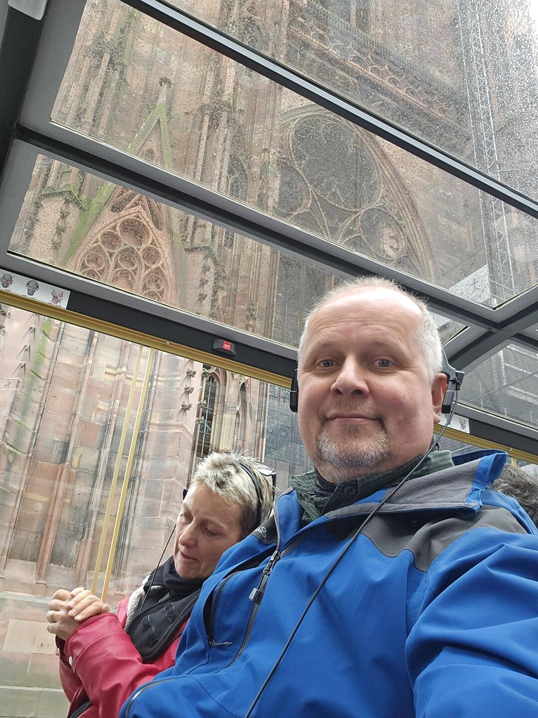 Direkt am Münster, welches sowieso noch geschlossen ist.
