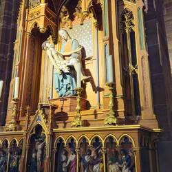 Eine trauernde Maria